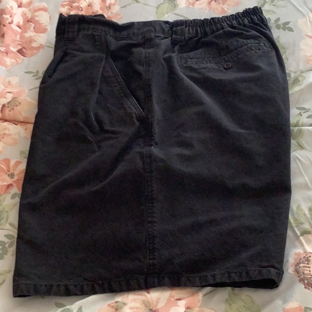 - London fog men’s shorts, size large stretch waist for pockets solid black
